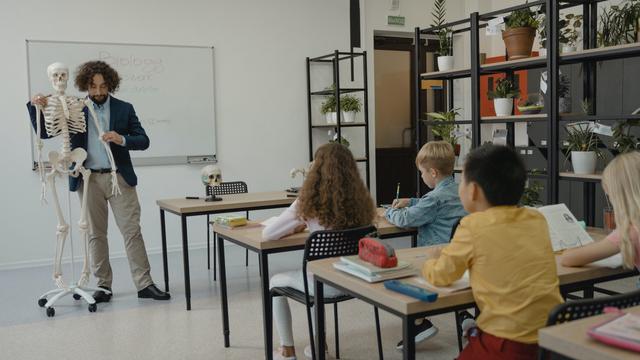 Ilustrasi mengajar, pelajaran biologi