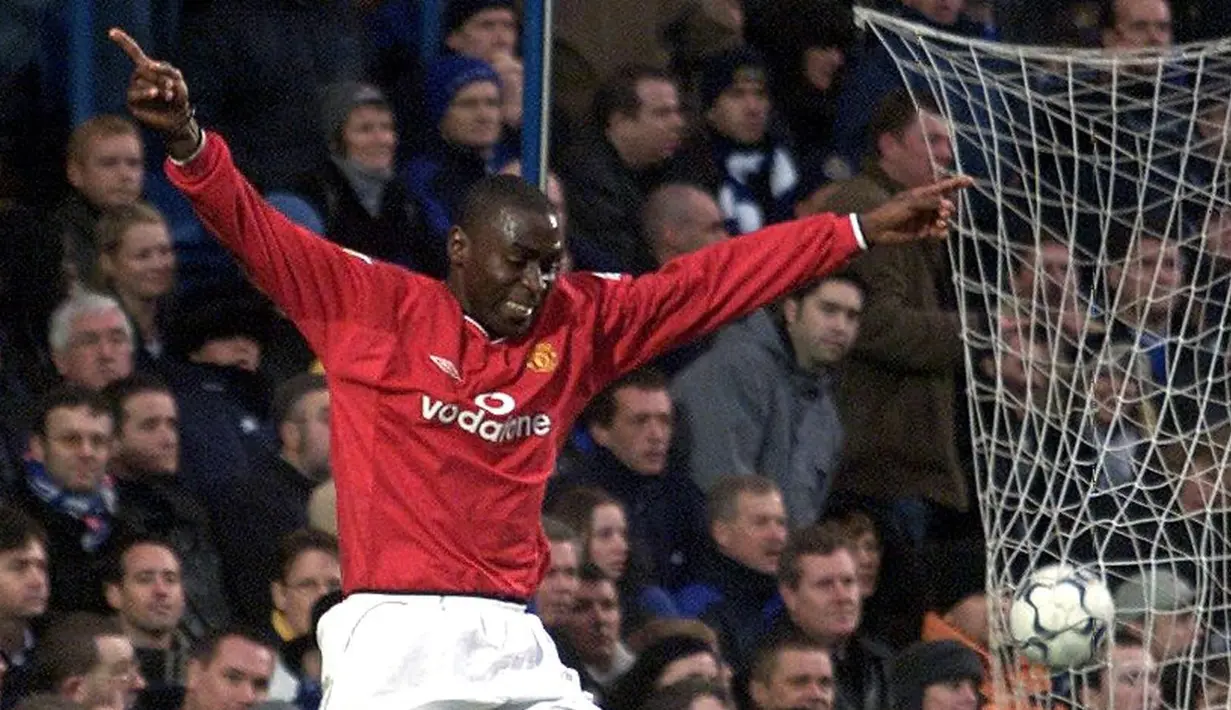 5. Andy Cole - Pada era 90an, dirinya merupakan icon ketajaman lini depan Manchester United di bawah kepemimpinan Sir Alex Ferguson. Lima gelar Premier League berhasil dipersembahkannya untuk Setan Merah. (AFP/Gerry Penny)