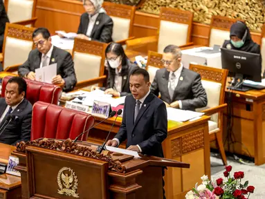 Wakil Ketua DPR RI Sufmi Dasco Ahmad menyampaikan pidato saat rapat paripurna di Kompleks Parlemen, Senayan, Jakarta, Kamis (15/12/2022). Rapat paripurna tersebut menjadi penutupan Masa Persidangan IV Tahun Sidang 2022-2023. (Liputan6.com/Faizal Fanani)