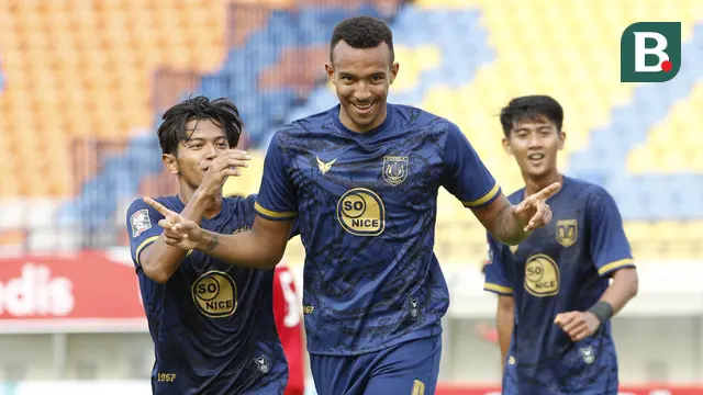 FOTO: Persela Lamongan Unggul 2-1 atas Persik Kediri di Babak Pertama - Melvyn Lorenzen