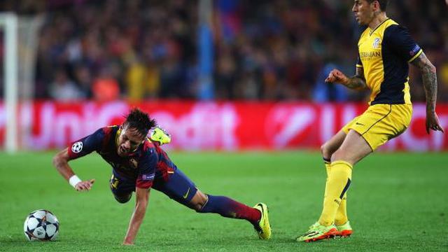 10 Pesepak Bola yang Lihai 'Menyelam'