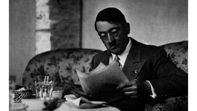 Adolf Hitler, pimpinan fasis asal Jerman, ternyata pernah memohon hutang untuk memiliki limusin Mercedes-Benz. Permohonan tersebut dibuatnya melalui surat yang ditulis di penjara Landsberg Fortress.