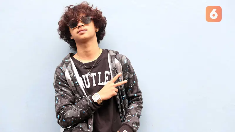 [Bintang] Bastian Steel