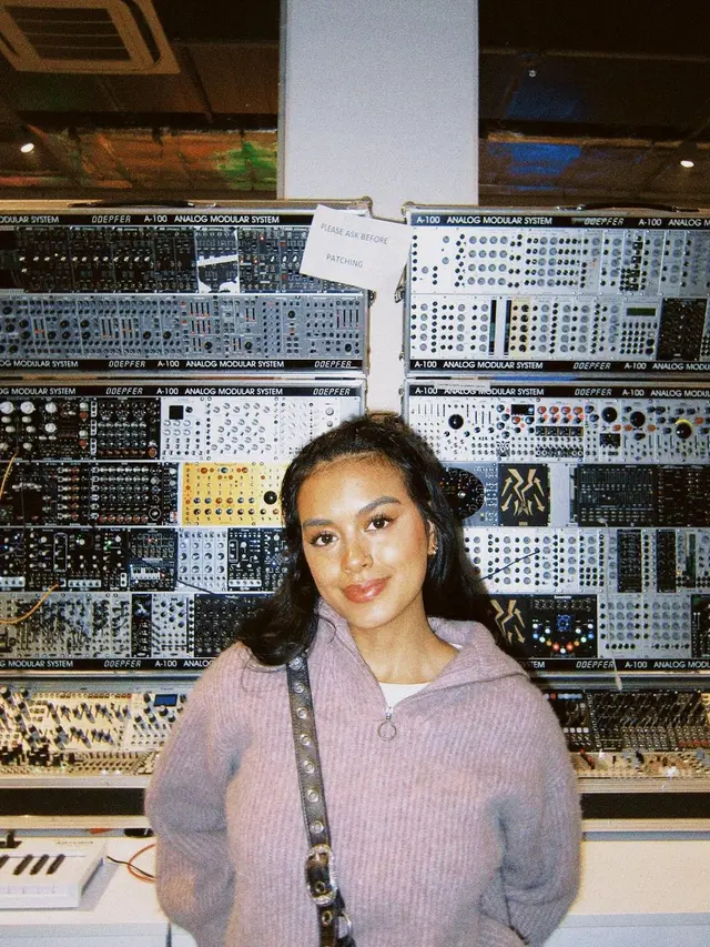 Momen Liburan Seru Eva Celia Keliling Eropa Bareng Suami, Didoakan Segera Hamil