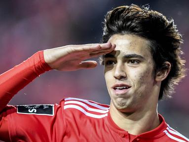 Kabar mengejutkan datang dari Atletico Madrid yang telah resmi mendatangkan Joao Felix dari Benfica dengan harga 126 juta euro. (Photo by PATRICIA DE MELO MOREIRA / AFP)