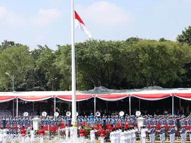 Suasana upacara Peringatan Hari Kemerdekaan ke-71 RI di Istana Merdeka, Jakarta, Rabu (17/8). Upacara ini rutin digelar setiap tahunnya setiap 17 Agustus. (Liputan6.com/Faizal Fanani)