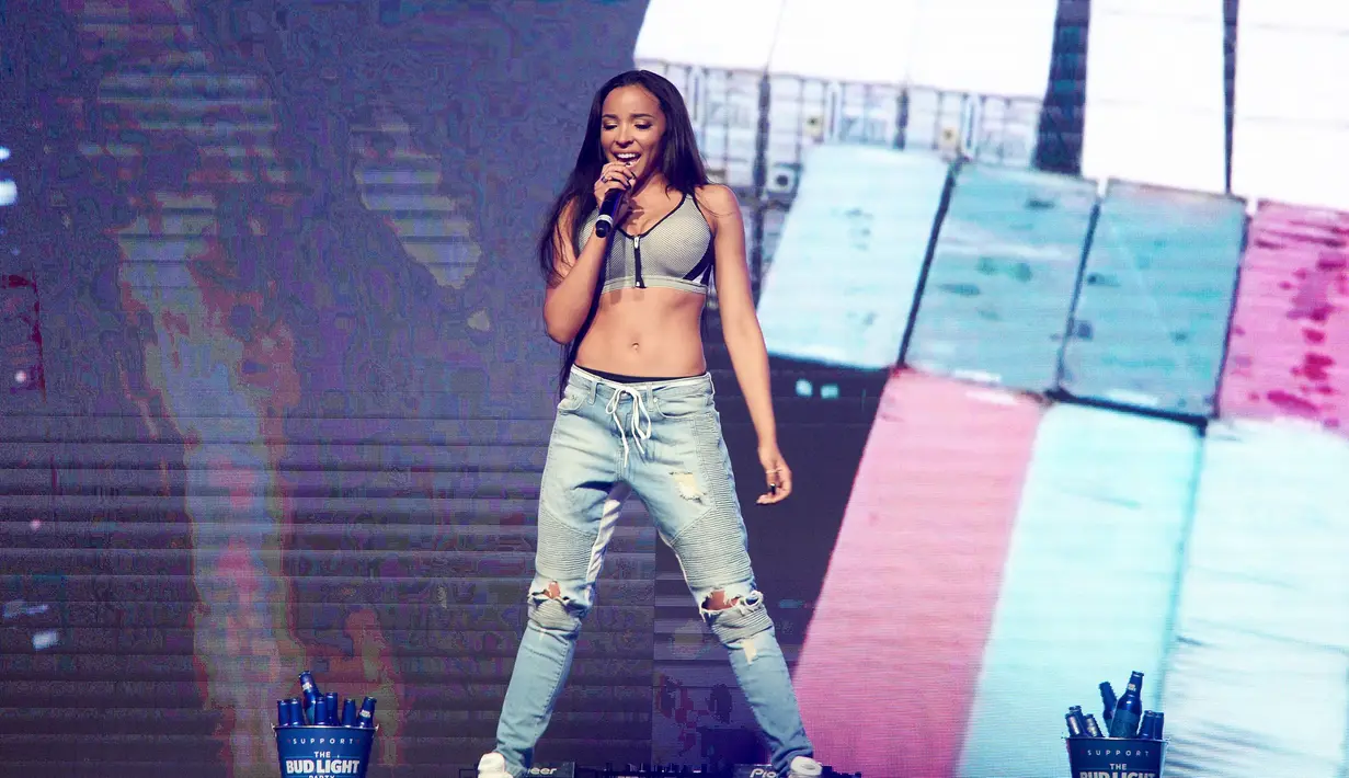 Rumor tersebut diungkapkan oleh sumber yanv melansir dari Page Six. Namun, antara Calvin dan Tinashe belum ada yang mengaku bagaimana status hubungan keduanya. (AFP/Bintang.com)