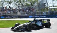 Pembalap Mercedes asal Inggris, George Russell, mengemudi selama sesi kualifikasi untuk balapan sprint di ajang balap mobil F1 Grand Prix Kanada di Montreal, Jumat, 22 Mei 2026. (Jacques Boissinot/The Canadian Press via AP)