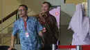 Sekda Jabar Iwa Karniwa tiba untuk menjalani pemeriksaan oleh penyidik di Gedung KPK, Jakarta, Jumat (30/8/2019). Iwa Karniwa diperiksa sebagai tersangka terkait dugaan menerima suap kasus pemberian izin proyek pembangunan Meikarta di Kabupaten Bekasi. (merdeka.com/Dwi Narwoko)