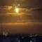 Rudal Iron Dome Israel mencegat rudal masuk dari Jalur Gaza di Palestina (21/4/2022). Militan Palestina menembakkan roket dari Gaza ke Israel, yang ditanggapi dengan serangan udara dalam eskalasi terbesar sejak Perang 11 hari tahun lalu. (AFP/SAID KHATIB)