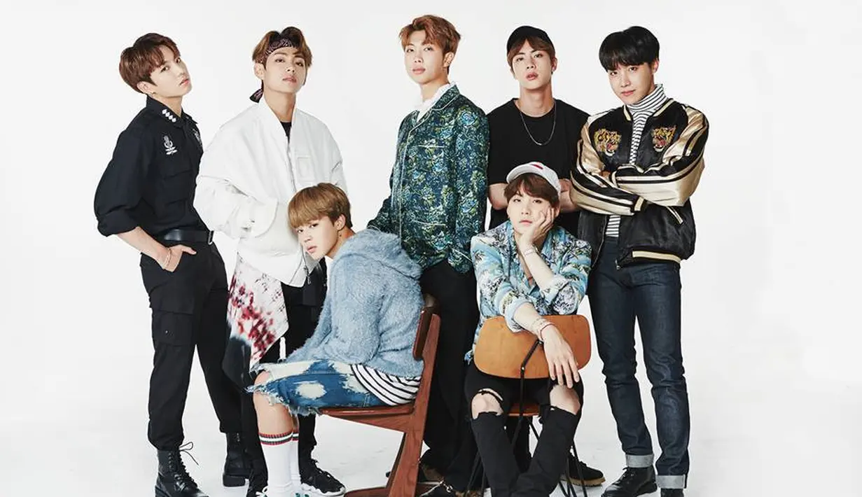 BTS menjadi grup K-pop pertama yang mendapat sertifikat emas dari RIAA. Lantaran lagu mereka yang berjudul MIC Drop didownload lebih dari 500.000 unit. (Foto: soompi.com)