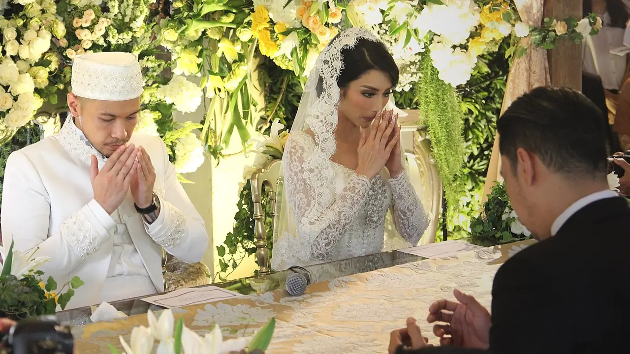 Tyas Mirasih dan Raiden Soedjono