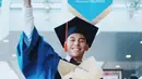 Tahun 2016 ia meraih gelar Sarjana Ekonomi dari salah satu kampus swasta di Jakarta. (Instagram @krisjianabah)