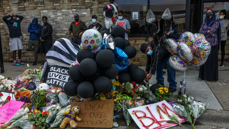 FOTO: Kematian Pria Kulit Hitam Picu Kerusuhan di Minneapolis