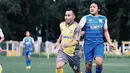 Bersama Selebritis FC, Judika kerap mengunggah potretnya sedang bermain sepak bola. Dengan memakai jersey berwarna kuning, Judika tampak terlihat layaknya seorang pesepak bola profesional. (Liputan6.com/IG/@jud1ka)