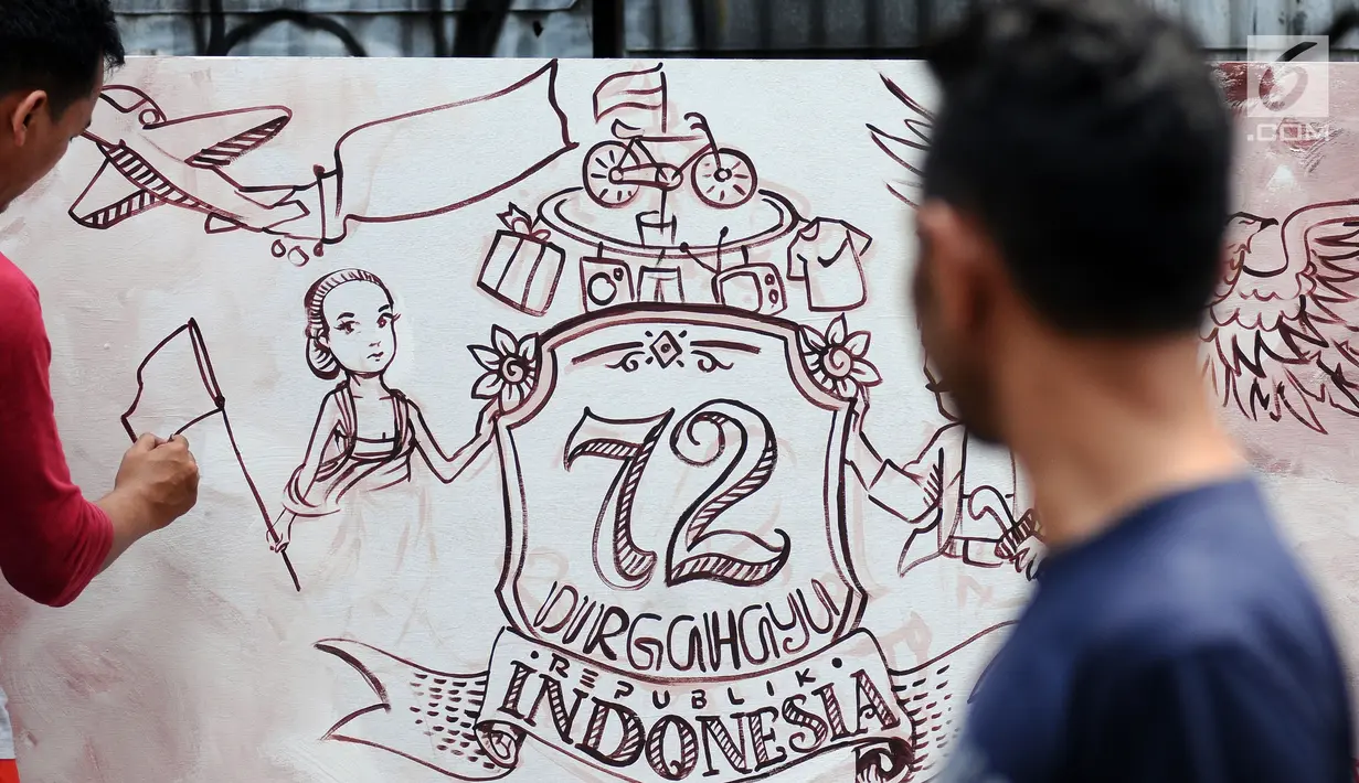 Peserta lomba mural menyelesaikan lukisannya saat lomba di kawasan Jalan Jaksa, Jakarta, Kamis (17/8). Lomba diadakan untuk memeriahkan HUT RI ke-72. (Liputan6.com/Helmi Fithriansyah)