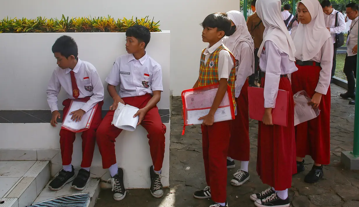 Simulasi dilakukan sebelum siswa mulai masuk Sekolah Rakyat pada 14 Juli 2024. (merdeka.com/Arie Basuki)