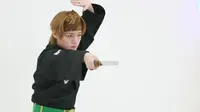 Park Jihoon belajar pencak silat. (Tangkapan layar YouTube/  KBS WORLD Indonesian)