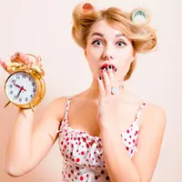 Jangan heran kalau beberapa zodiak ini selalu ngaret kalau diajak janjian. Mereka memang begitu. (Sumber foto: girlchase.com