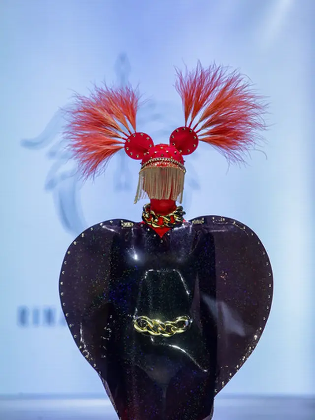 Jakarta Fashion Week 2023 Ditutup Koleksi Penuh Warna 3 Kesatria
