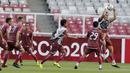 Pemain Persija Jakarta, Ryuji Utomo, saat latihan jelang laga Piala AFC 2019 di SUGBK, Jakarta, Senin (25/2/2019). Persija akan Melawan Becamex Binh Duong. (Bola.com/M Iqbal Ichsan)