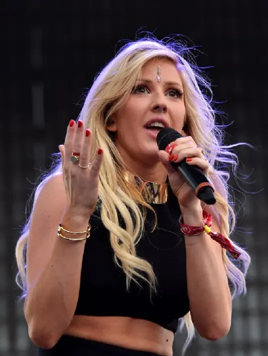 <p>Ellie Goulding nampaknya tidak mau terganggu dengan tuduhan yang mengacu pada dirinya itu. Lewat Twitter ia juga menyampaikan bahwa lebih tertarik untuk mencari restoran veggie. (AFP/Bintang.com)</p>