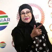 Zaki menambahkan, bahwa seperti ibu-ibu yang lain, mertuanya tersebut juga merasakan kangen saat tidak ketemu beberapa hari dengan anak-anaknya. Zaky menambahkan, saat waktu tepat Elvy akan menjenguknya. (Adrian Putra/Bintang.com)