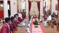 Presiden Joko Widodo atau Jokowi menerima pengurus Federasi Panjat Tebing Indonesia (FPTI) di Istana Negara Jakarta, Rabu (21/9/2022).