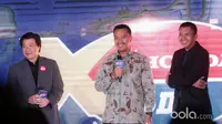 Menpora, Imam Nahrawi (tengah) bersama Presiden Direktur, Azrul Ananda (kanan) memberikan sambutan pada perayaan satu Dekade Honda DBL 2017 di Thamrin Nine, UOB Plaza, Jakarta, (7/3/2017). (Bola.com/Nicklas Hanotubun)