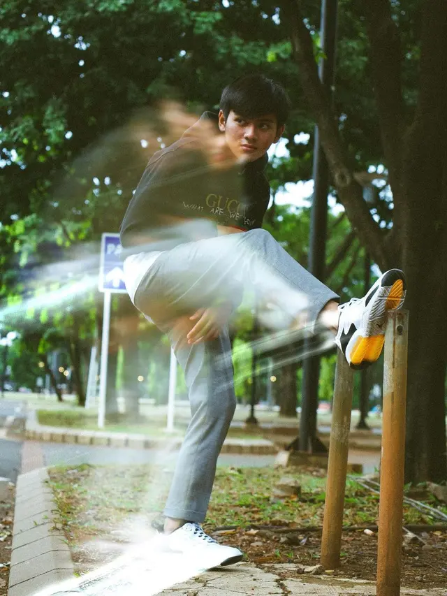 Punya Bakat di Bidang Fotografi, 6 Foto Blur Rey Bong Ini Estetik Banget