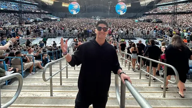 Al Ghazali nonton konser Coldplay di Manchester, Inggris (Foto: alghazali7)