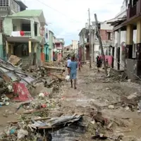 Usai Busan, angin topn juga hantam Haiti. Akibat dari kekuatannya yang dahsyat, 842 orang tewas. | via: bbc.com