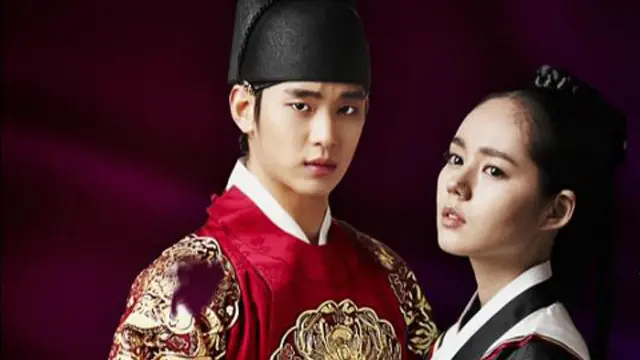 [Bintang] Han Ga In dan Kim Soo Hyun
