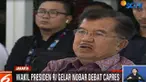 Sejak awal jalannya debat, JK tampak serius menonton sambil sesekali berbincang dengan Ketua Tim Ahli Wapres, Sofjan Wanandi.