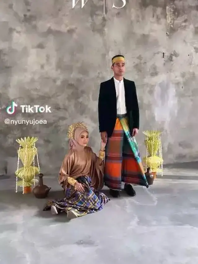 7 Prewedding Wafda Saifan dan Kekasih yang Seorang Dokter Ini Curi Perhatian