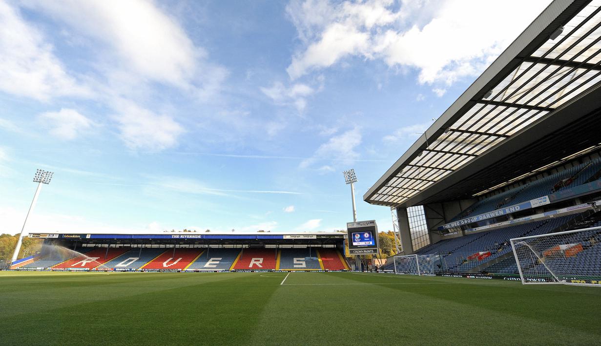 <p>Keputusan Blackburn membuka stadion mereka untuk salat Idulfitri akan tercatat dalam sejarah. (AFP/Andrew Yates)</p>