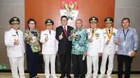 Menteri Dalam Negeri (Mendagri) Tjahjo Kumolo mengawali kata swambutan pada acara Pelantikan Ketua TP PKK NTB, Sumsel dan Kaltim dengan memimpin hadirin yang hadir untuk mengheningkan cipta.