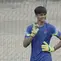Kiper Timnas Indonesia, Rakasurya Handika, saat latihan di Lapangan ABC Senayan, Jakarta, Kamis (22/2/2018). Latihan ini dilakukan untuk persiapan Piala AFF U-18 2018 dan Piala Asia U-19 2018. (Bola.com/M Iqbal Ichsan)