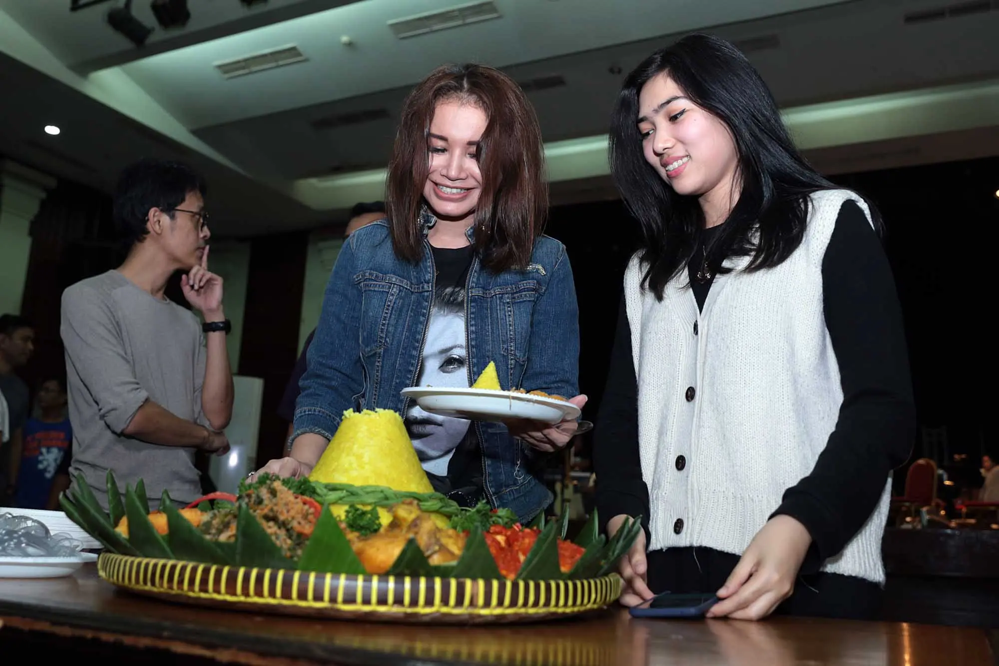 Rehearsal Konser Rossa (Deki Prayoga/Bintang.com)