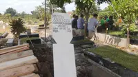 Sesuai permintaan terakhirnya, sebuah liang kubur telah disiapkan untuk terpidana mati Martin Anderson di Bekasi. (Rahmat Hidayat/Liputan6.com)