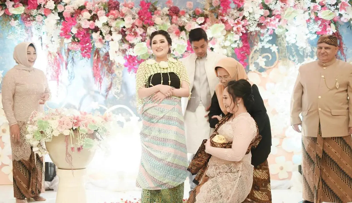 Adly Fairuz dan Angbeen Rishi (Instagram/angbeenrishi)