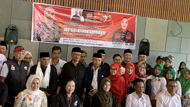 Istri capres Ganjar Pranowo, Siti Atikoh bersilaturahmi dengan jajaran pengurus partai politik pengusung Ganjar-Mahfud di Cianjur, Jawa Barat, Senin (4/12/2023).