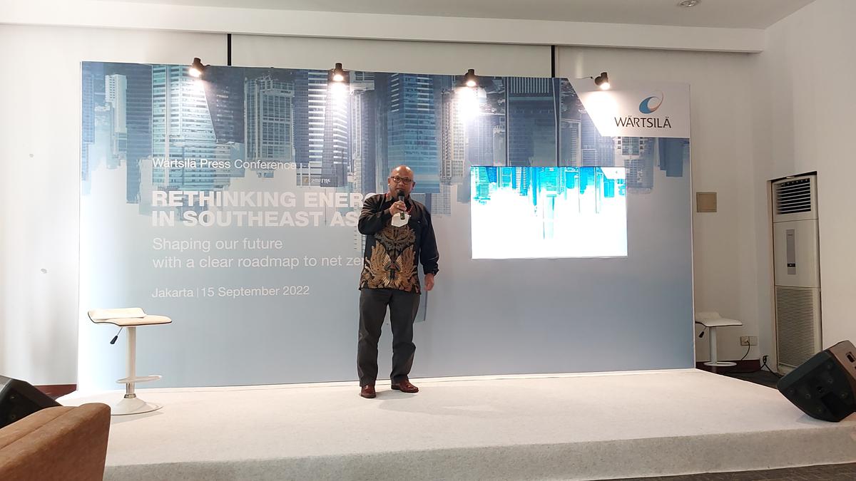 Hadapi Perubahan Iklim, Indonesia Dipaksa Implementsasi EBT - Vimarsana News