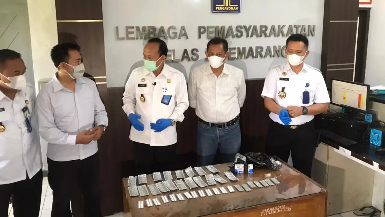 Penyelundupan narkoba jenis psikotropika diduga dilakukan ketika petugas Lapas Semarang sibuk berbuka puasa. (Foto: Liputan6.com/Felek Wahyu)