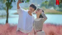 Ahn Hyo Seop dan Jeon Yeo Bin dalam A Time Called You (Foto: Instagram/ netflixkr)