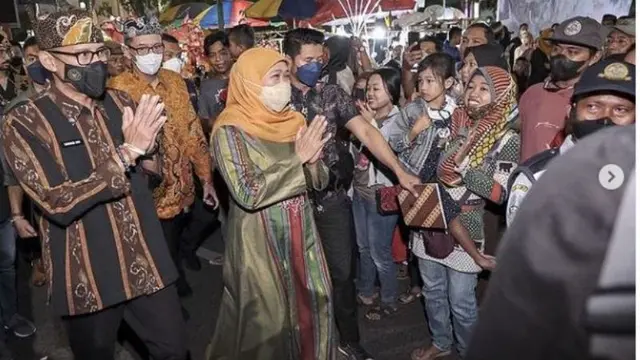 Menparekraf) Sandiaga Uno dan Gubernur Jawa Timur Khofifah Indar Parawansa di Jember Fashion Carnaval 2022