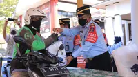 ASN Kemenkumham Jatim Patungan Beli Sembako untuk Ojol