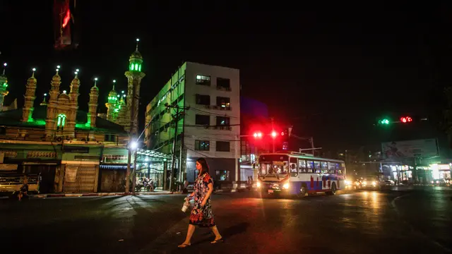 Taman Yangon menawarkan bantuan gelombang panas