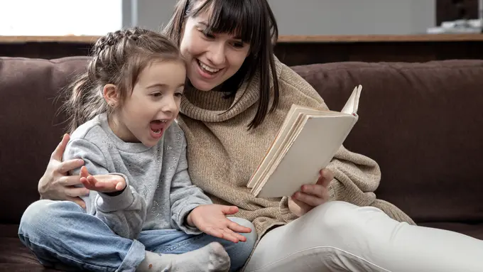 Tak Perlu Les Mahal, Ini 10 Kebiasaan yang Bantu Anak Tumbuh Menjadi Cerdas. [Dok/freepik.com]