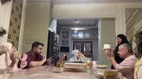 5 Potret Ruang Makan di Rumah Fadil Jaidi saat Sahur, Usung Gaya Klasik Modern Elegan